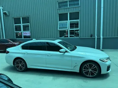 BMW 5 Series 2022, 29000 км, за 235000 CNY