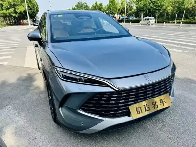 BYD L DM-i 2025, 4800 км, за 111800 CNY