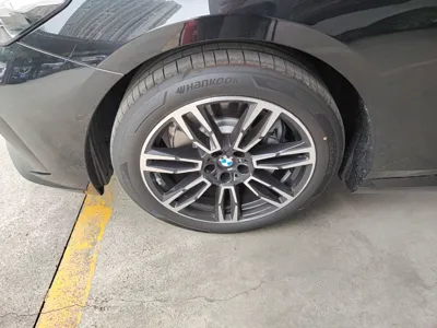 BMW 5 Series 2026, 100 км, за 338959.09 CNY - фото 8