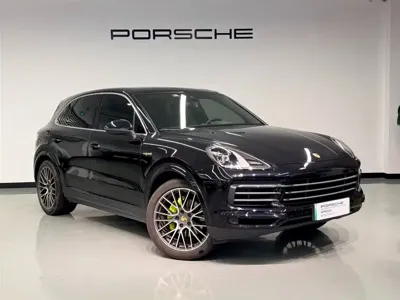 Porsche Cayenne Hybrid 2022, 65000 км, за 380000 CNY