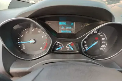 Ford Kuga 2015, 64400 км, за 37953.05 CNY - фото 9