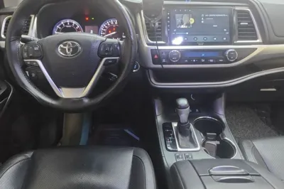 Toyota Highlander 2015, 196300 км, за 67979686.04 CNY - фото 10