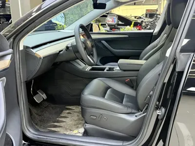 Tesla Model Y 2022, 61000 км, за 158800 CNY - фото 8