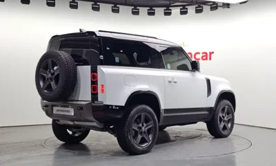 Land Rover Defender 2025, 274 км, за 99000000 KRW