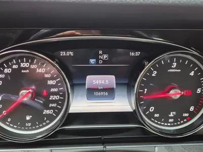 Mercedes-Benz E-Class 2018, 106858 км, за 19500000 KRW - фото 19