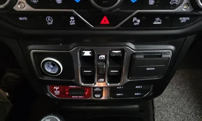 Jeep Wrangler 2021, 110885 км, за 35990000 KRW - фото 28