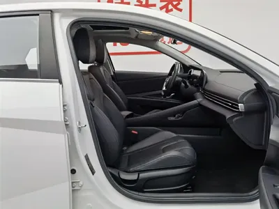 Hyundai Elantra 2021, 49900 км, за 49800 CNY - фото 23