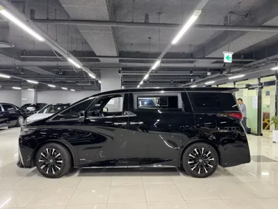 Toyota Alphard 2024, 8900 км, за 109000000 KRW