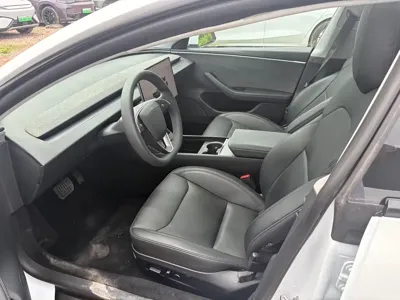 Tesla Model 3 2024, 36000 км, за 148000 CNY