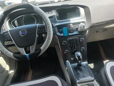 Volvo V40 2015, 111000 км, за 29000 CNY - фото 12