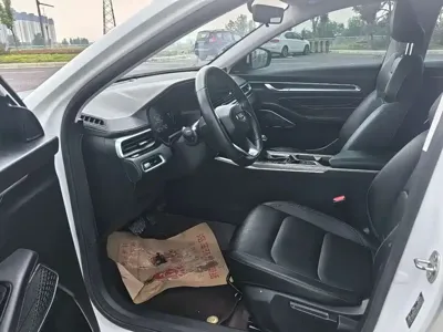 Geely Emgrand 2023, 30000 км, за 33800 CNY - фото 6