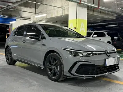 Volkswagen Golf 2023, 33000 км, за 135800 CNY