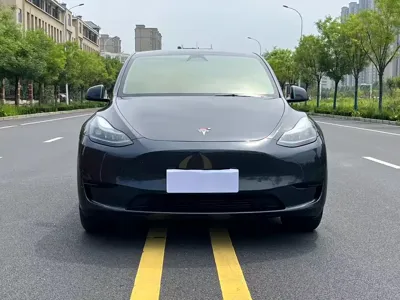 Tesla Model Y 2025, 27000 км, за 175799 CNY - фото 2