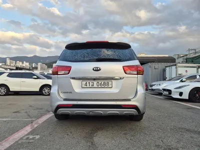 Kia Canival 2017, 282290 км, за 5900000 KRW - фото 5