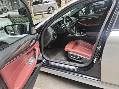 BMW 5 Series 2022, 61600 км, за 208400 CNY - фото 9