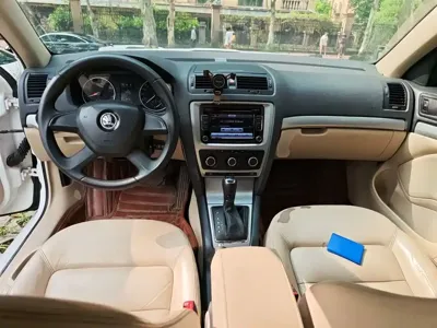 Skoda Octavia 2015, 150000 км, за 21100 CNY - фото 10