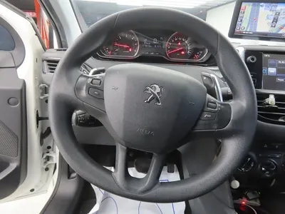 Peugeot 208 2015, 79629 км, за 4500000 KRW - фото 8