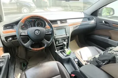 Skoda Superb 2013, 151200 км, за 42938.84 CNY - фото 13