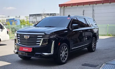 Cadillac Escalade · 2022 год