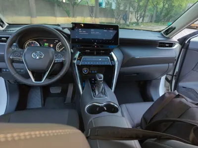 Toyota Venza 2022, 65700 км, за 108954.77 CNY - фото 13