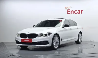 BMW 5-Series · 2018 год