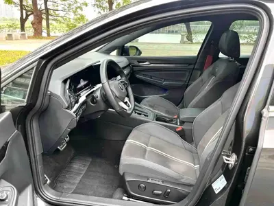 Volkswagen Golf 2023, 42000 км, за 139800 CNY