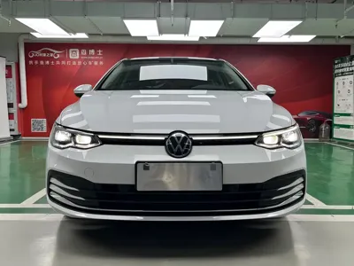 Volkswagen Golf 2022, 63099 км, за 81800 CNY