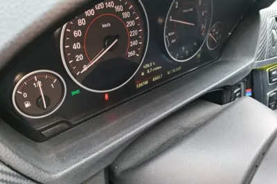 BMW 3 Series 2017, 139700 км, за 88909.86 CNY - фото 9