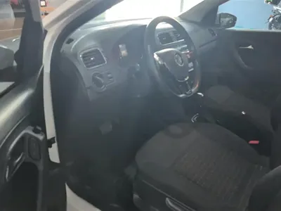Volkswagen Polo 2018, 80000 км, за 40900 CNY - фото 8