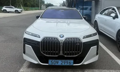 BMW i7 · 2024 год
