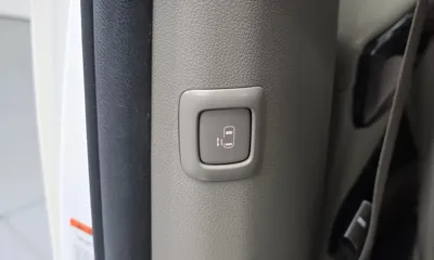 Kia Canival 2018, 213081 км, за 9900000 KRW - фото 12