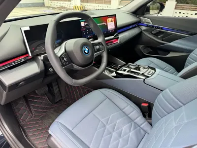 BMW i5 2025, 20000 км, за 229800 CNY - фото 3