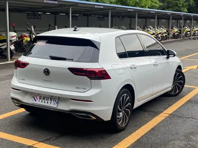 Volkswagen Golf 2023, 36000 км, за 99800 CNY