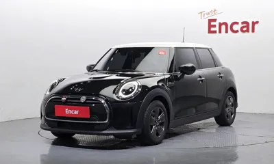 MINI Cooper · 2023 год