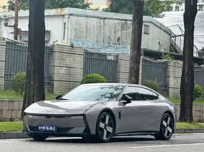 Xpeng P7 · 2025 год