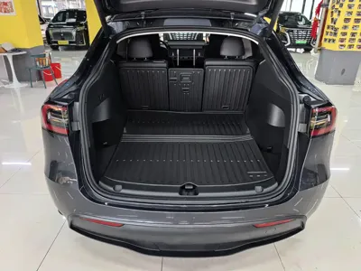 Tesla Model Y 2024, 13000 км, за 223800 CNY - фото 14