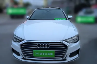 Audi A6L 2020, 103699 км, за 179500.38 CNY