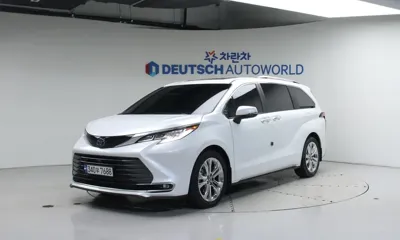 Toyota Sienna · 2023 год
