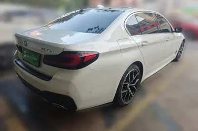 BMW 5 Series 2021, 73000 км, за 223598.81 CNY
