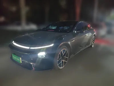 Xpeng P7 · 2023 год