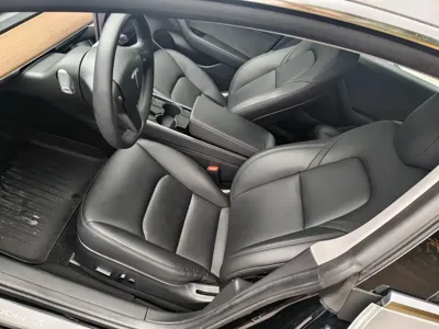 Tesla Model 3 2020, 29000 км, за 109800 CNY - фото 10