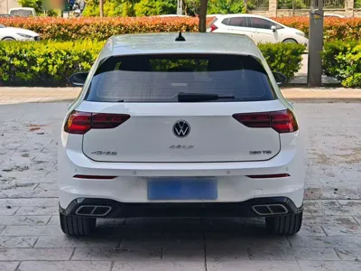 Volkswagen Golf 2021, 100300 км, за 93590.4 CNY