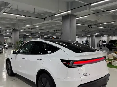 Tesla Model Y 2026, 100 км, за 243800 CNY - фото 11