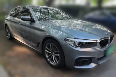 BMW 5 Series 2018, 28500 км, за 127688.98 CNY