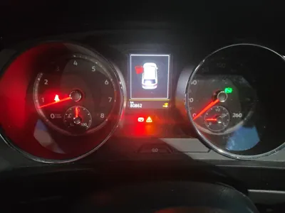 Volkswagen Tiguan L 2019, 80800 км, за 83537.42 CNY - фото 13