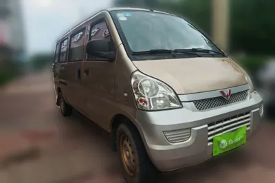 Wuling Rongguang 2017, 66300 км, за 25966.83 CNY
