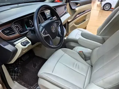 Buick GL8 2020, 80000 км, за 98000 CNY
