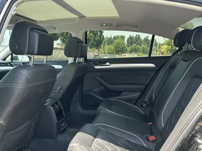 Volkswagen 迈腾 PHEV 2022, 70000 км, за 79000 CNY - фото 8