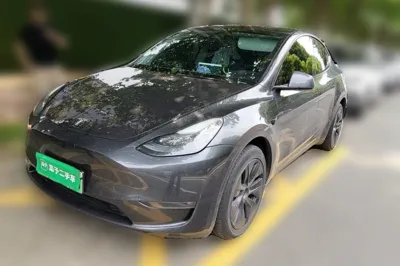 Tesla Model Y · 2024 год