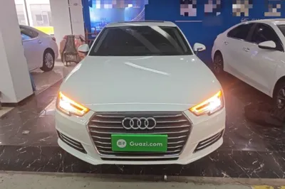 Audi A4L 2018, 129200 км, за 89620.64 CNY